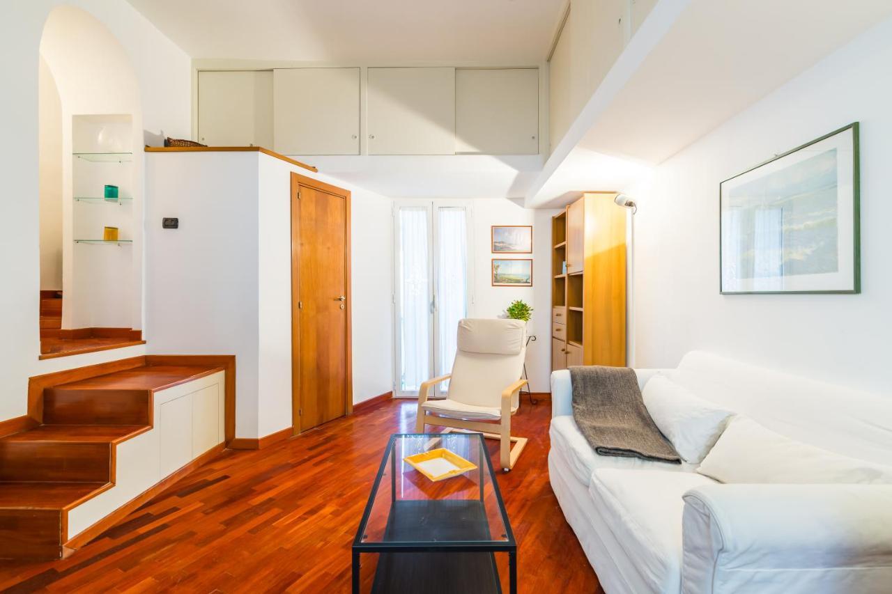 Parthenope'S Eye On The Seafront By Napoliapartments מראה חיצוני תמונה