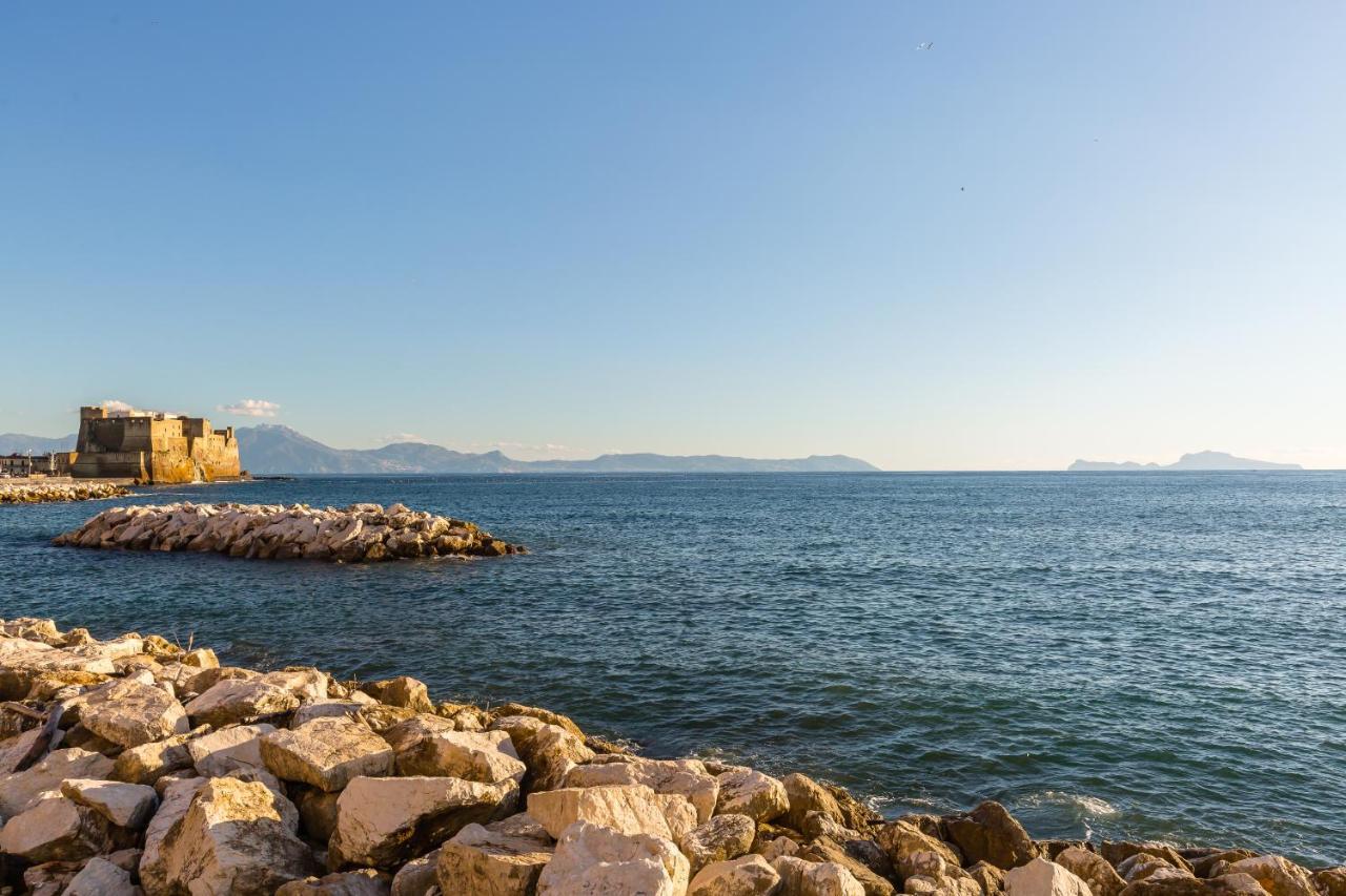 Parthenope'S Eye On The Seafront By Napoliapartments מראה חיצוני תמונה